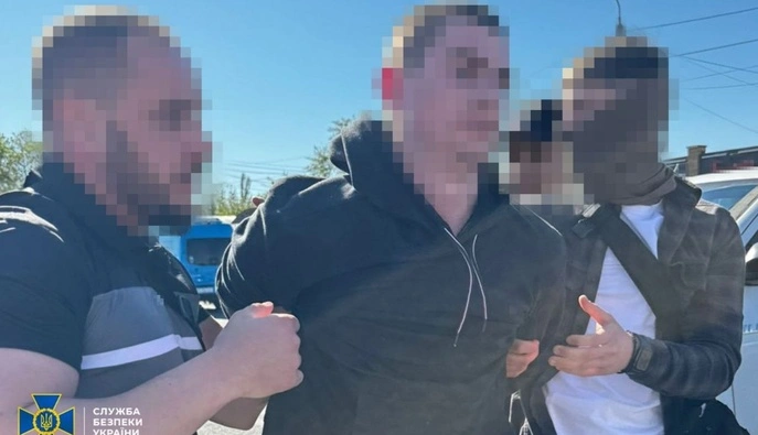 Правоохоронці затримали підозрюваних у підриві авто в Дніпрі 7 травня