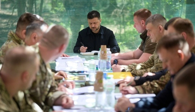 Зеленський провів нараду щодо безпекової ситуації на Дніпропетровщині — деталі