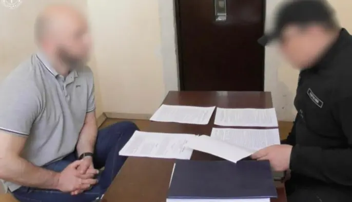 Заволоділи 5 квартирами померлих: у Києві викрили організацію за участі екссудді Тандира
