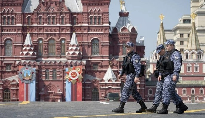 CNN: Россия проведет самый скромный парад за всю историю