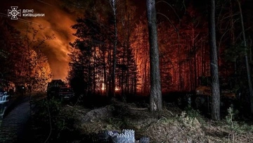 В Зоне отчуждения в Киевской области тушат масштабный лесной пожар площадью 1200 гектаров