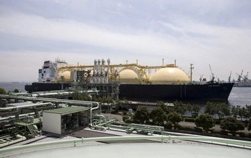 Катар осуществил первые поставки газа через Ормузский пролив с начала войны — Bloomberg