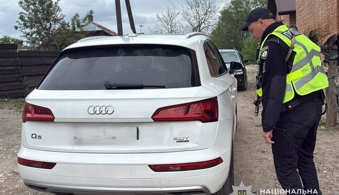 На Львівщині чоловік відкрив вогонь по авто після бійки: стрільця затримала поліція
