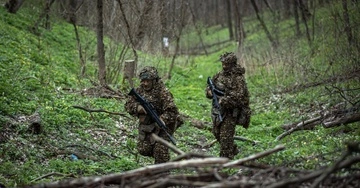 Росія відмовляється від тактики «м’ясорубки» на користь засідок із чотирма бійцями
