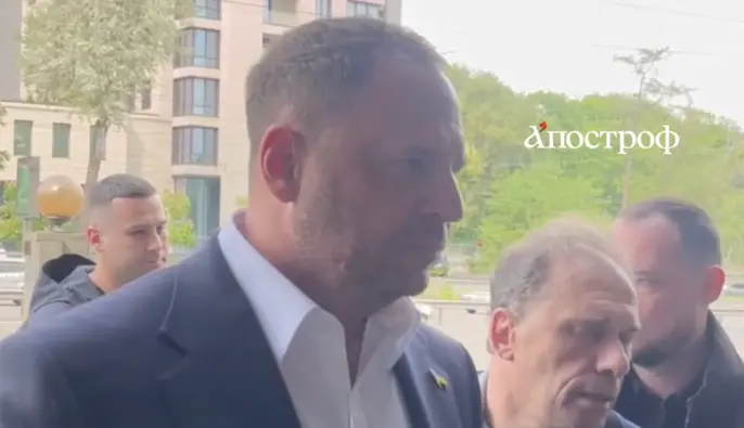 Єрмак прибув до суду, де очікується розгляд застосування запобіжного заходу 