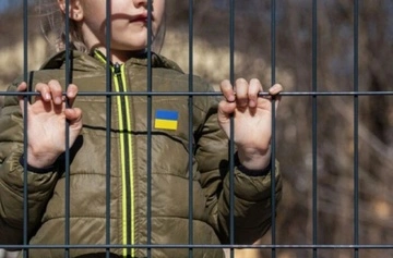 Росіяни знову просувають фейки про "викрадення дітей" Україною — ЦПД