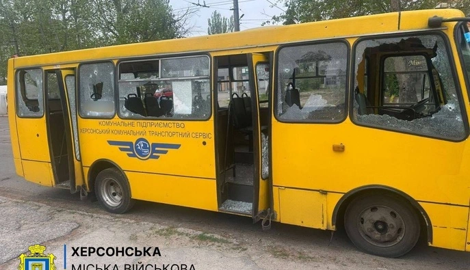 Атака на маршрутку у Херсоні: збільшилася кількість постраждалих 