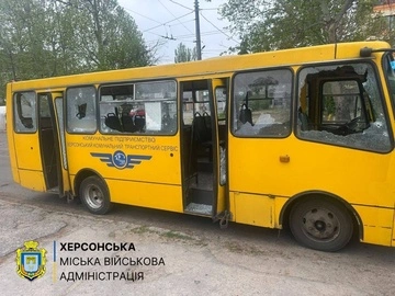 Атака на маршрутку у Херсоні: збільшилася кількість постраждалих 