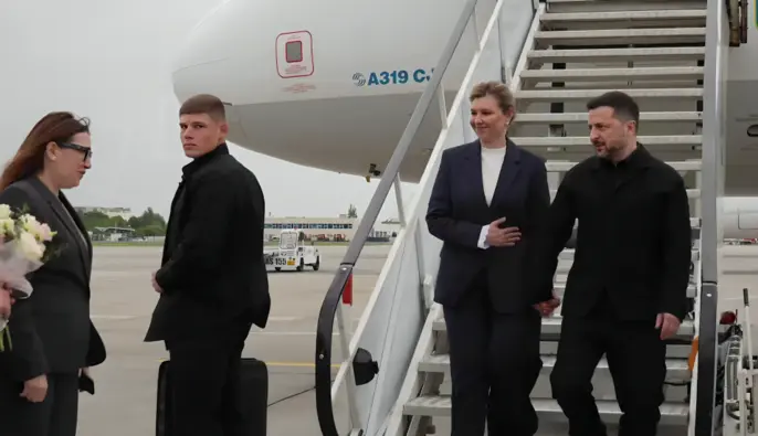 Зеленський прибув до Румунії на зустріч "Бухарестської дев’ятки" — головна мета візиту