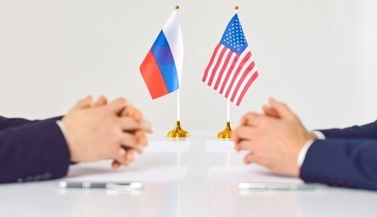 Росія намагається вести переговори зі США в обхід України: політик розповів деталі