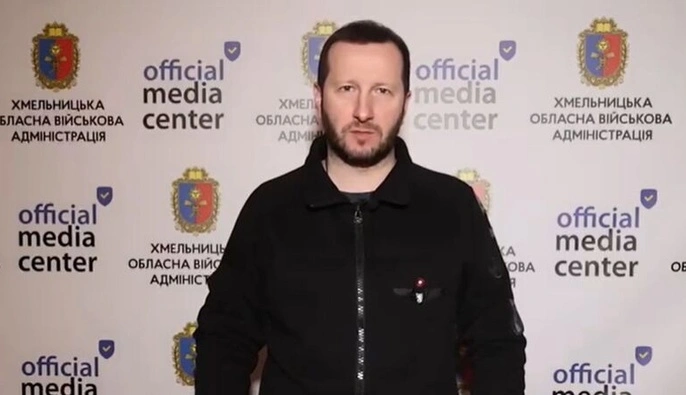Хмельниччина під атакою дронів – є постраждалі, тривога триває