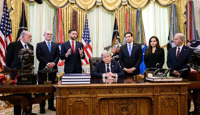Трамп залишив Венсу секретний лист з інструкціями на випадок, 