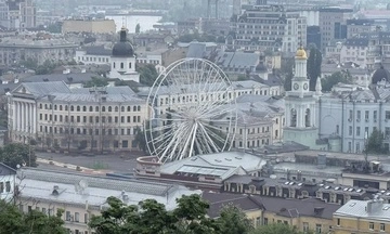 Власник оглядового колеса на Подолі погрожує судом за вимогу демонтувати аварійну споруду