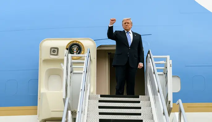 Трамп покинул Китай без существенных прорывов в торговле или помощи на счет Ирана — Reuters