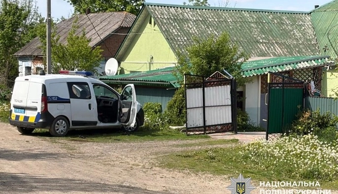 В Хмельницкой области неизвестный напал на полицию во время проверки документов: первые детали