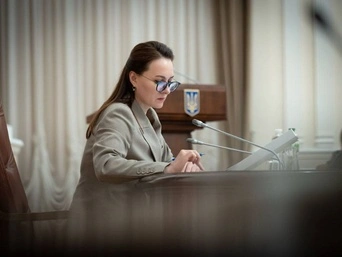 Уряд скасував обмеження на перетин кордону для всіх жінок без винятків — Свириденко