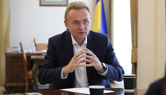 Хулиганство, а не покушение: Садовой сделал заявление после нападения на себя во Львове