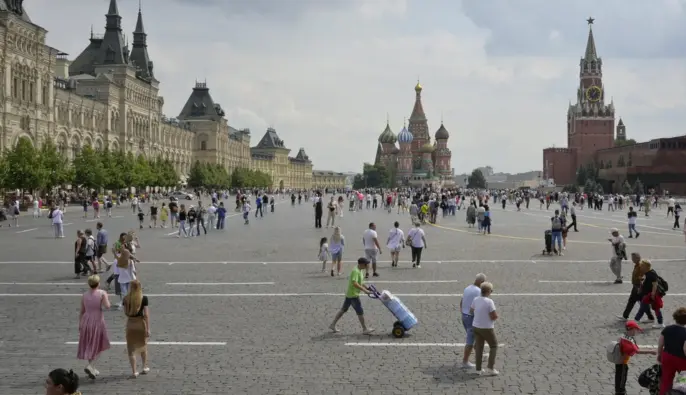 Bloomberg: російська економіка воєнного часу вперше пішла в мінус з 2023 року  