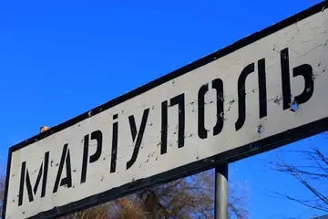 Оккупанты выпустили юбилейное печенье к годовщине оккупации Мариуполя
