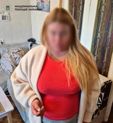 В Киеве женщина устроила стрельбу во дворе жилого дома