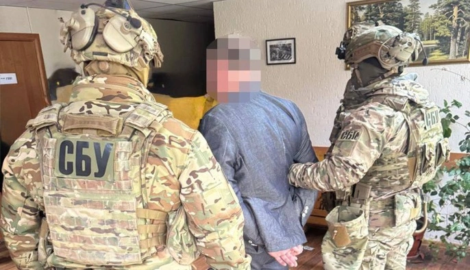 В Кропивницком задержали главу ВЛК и группу врачей: могли торговать справками об 