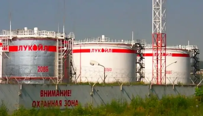 Атака на нефтяную инфраструктуру РФ: под ударом оказались крупный НПЗ и перекачивающая станция