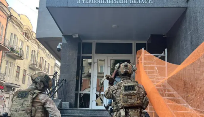 В управліннях Нацполіції у західних областях проходять масштабні обшуки – що відомо 