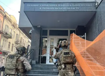 В управлениях Нацполиции в западных областях проходят масштабные обыски – что известно