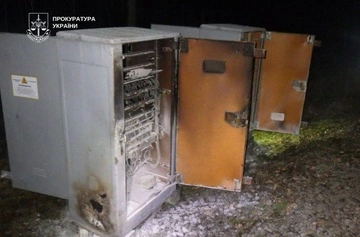 В Киеве к 15 годам заключения был приговорен мужчина, который поджигал объекты "Укрзализныци" — СБУ