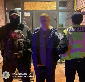 Правоохоронці затримали киянина, який намагався підпалити банківське відділення 