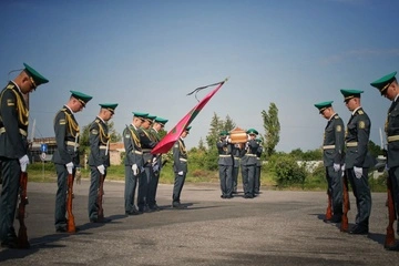 В Україну прибув прах лідера Організації українських націоналістів Андрія Мельника 