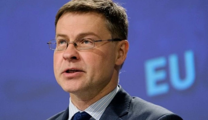 У ЄС здивовані рішенням Британії послабити частину санкцій проти нафти РФ — Домбровскіс