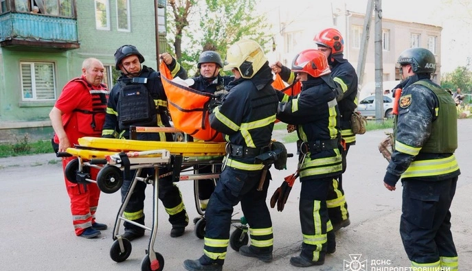 ГСЧС: в результате атак россиян по Днепропетровщине пострадали 17 человек