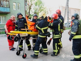 ДСНС: внаслідок атак росіян по Дніпропетровщині постраждали 17 людей 
