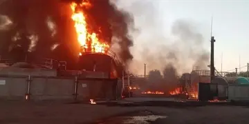 Reuters: Найбільший НПЗ "Лукойлу" зупинив частину виробництва після удару ЗСУ  