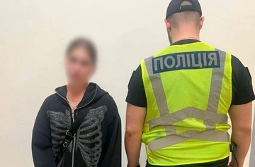 18-летняя киевлянка ударила военного бутылкой по голове из-за замечаний