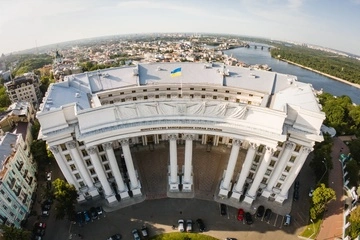 Атака на Київ: постраждала будівля МЗС