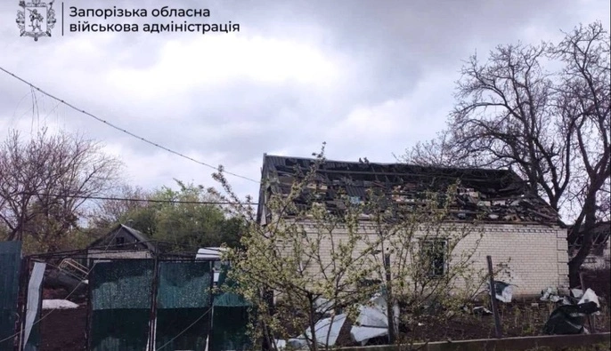 Российский дрон атаковал Запорожский район: ранены два человека