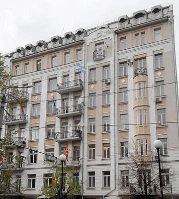 У Києві внаслідок атаки РФ постраждала резиденція албанського посла