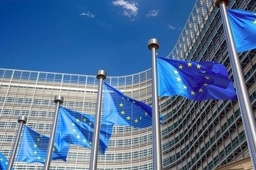 Європа переглядає відносини зі США на тлі змін у політиці союзників Трампа — ЗМІ