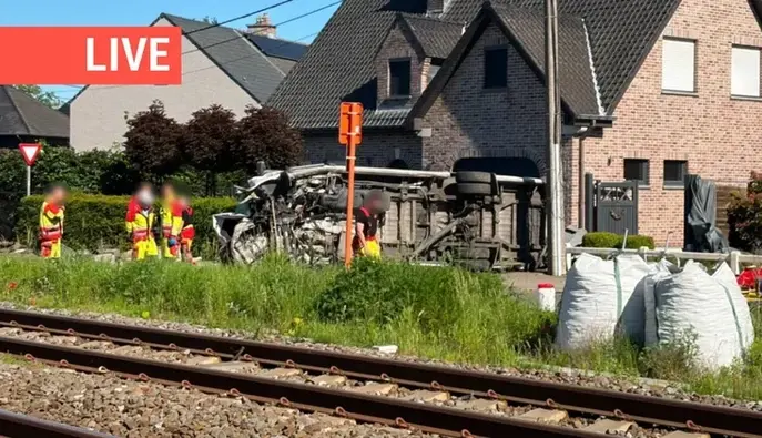 У Бельгії поїзд зіткнувся зі шкільним автобусом