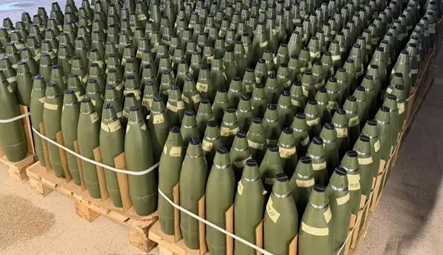 Снаряды для Украины: сколько боеприпасов передаст Чехия до конца 2026 года