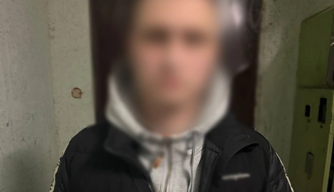 У Києві два чоловіки жорстоко побили перехожого