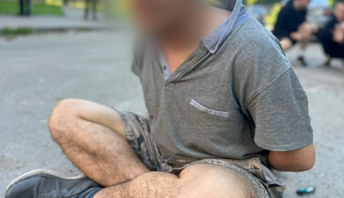У Києві чоловік намагався пограбувати офіс, який постраждав від ворожого обстрілу 
