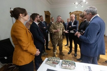 Европейским послам показали иностранные компоненты из ракет и дронов, которыми РФ атаковала Украину 24 мая