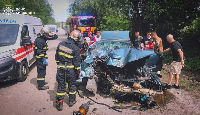 В пригороде Киева произошло массированное ДТП: подробности