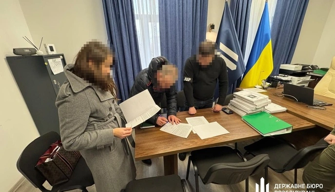 Экс-главу Ровенского ТЦК будут судить за переплату на авто для ВСУ: это уже третье его дело