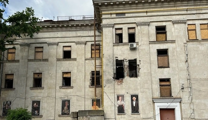 Російський дрон вдруге пошкодив театр імені Миколи Куліша в Херсоні