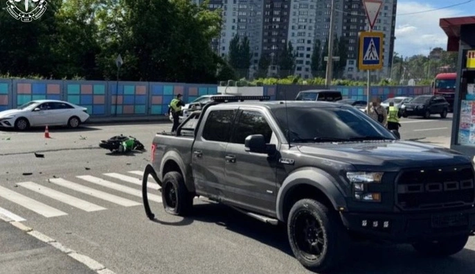 Заммэра Харькова, насмерть сбившего мотоциклиста, отправили под домашний арест