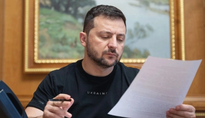 Зеленський ввів у дію два рішення РНБО про нові санкції